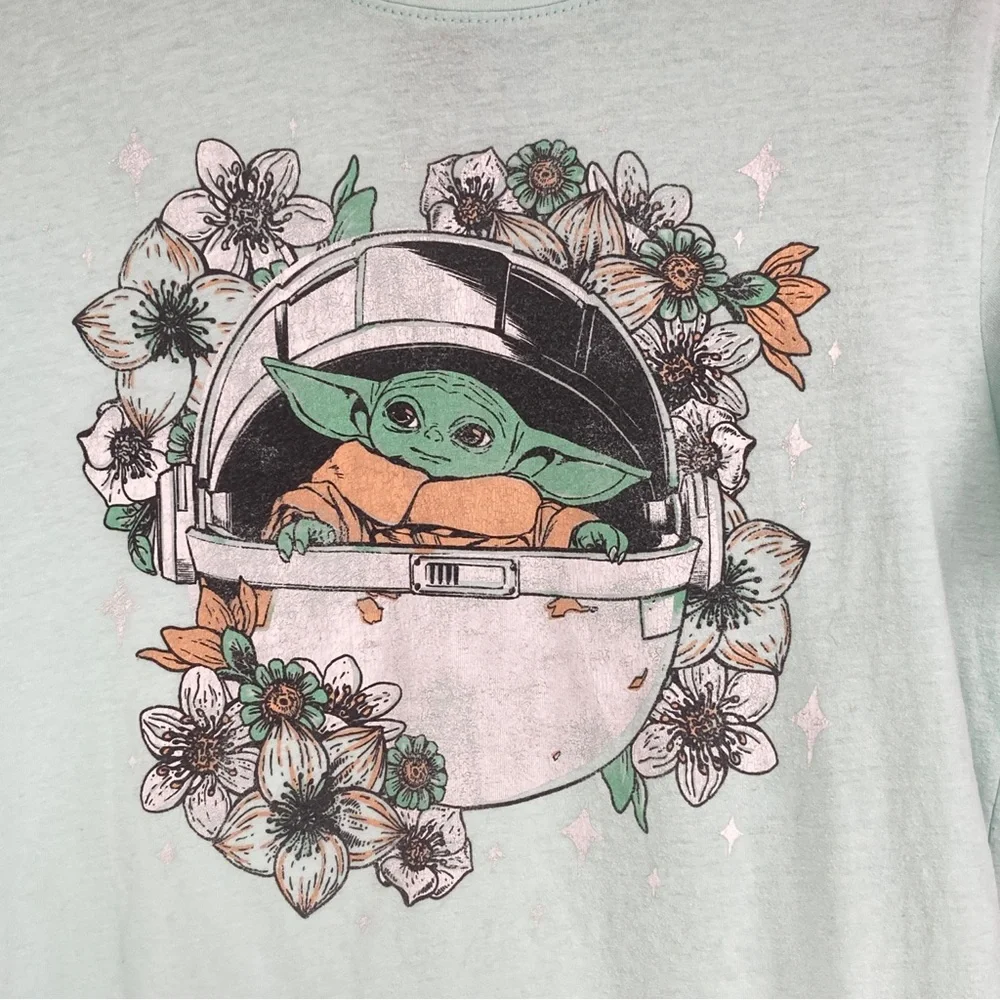 Star Wars The Mandalorian The Child Floral
Bassinet T-Shirt women’s XS - Picture 4 of 13